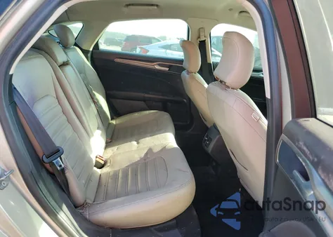 2019 Ford Fusion Se z USA, uszkodzony, nr VIN 3FA6P0LU6KR172658